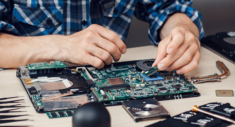 Hands-On Laptop Repair Training for Skill Development